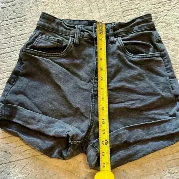Cotton on size 4 woman’s black denim shorts - Picture 5 of 7